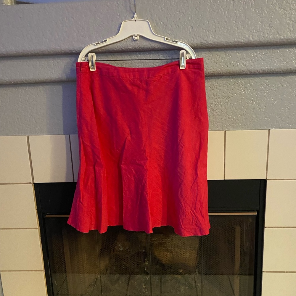 Banana Republic linen lined skirt, lightweight. 100% linen. Lining 100% cotton